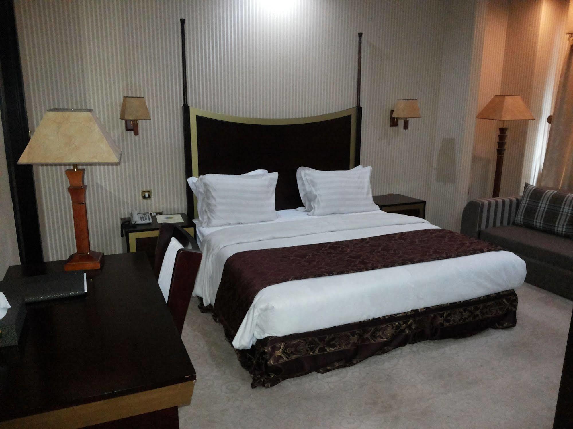 Tourist Hotel Ad Dawhah Esterno foto
