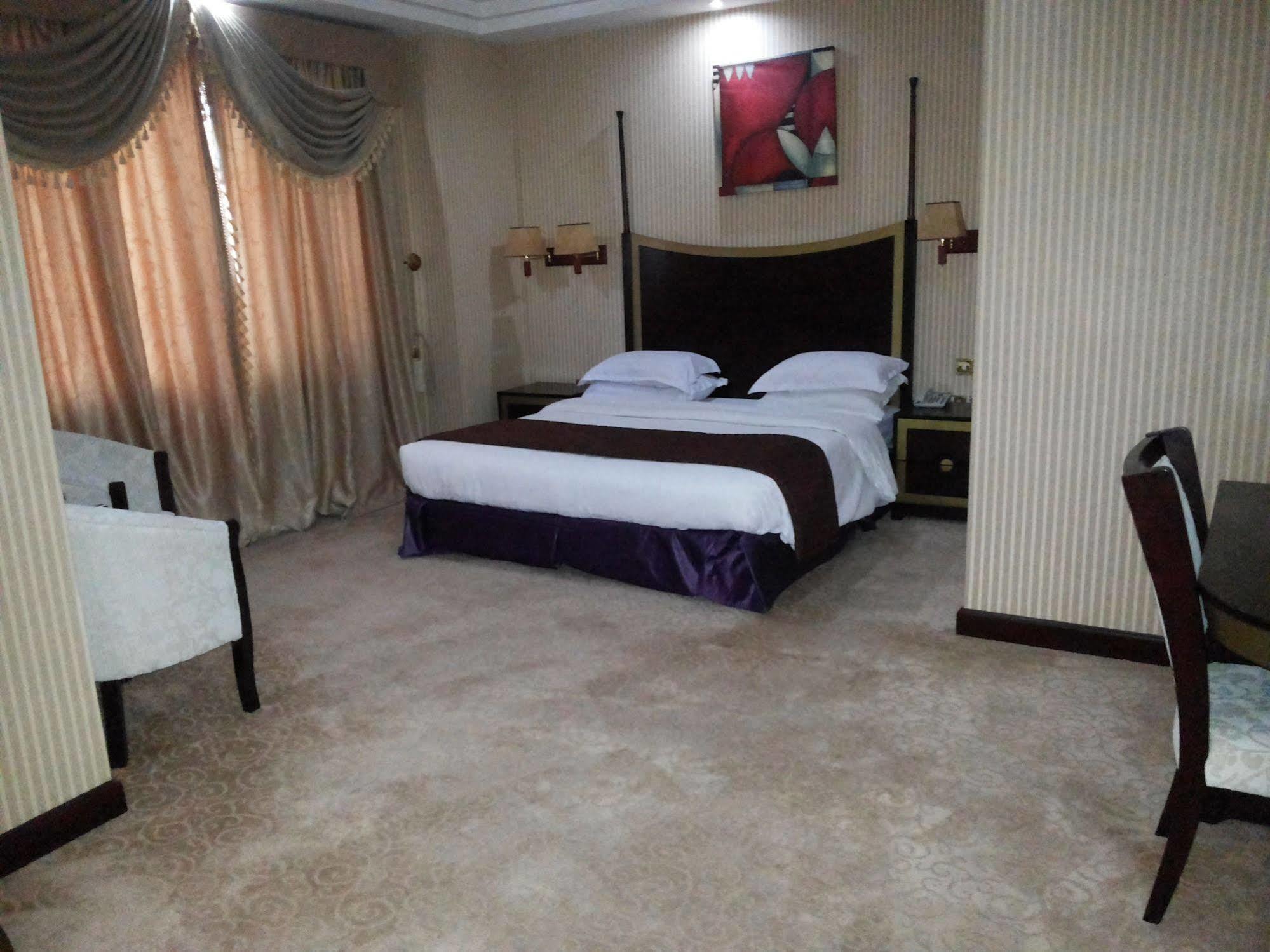 Tourist Hotel Ad Dawhah Esterno foto